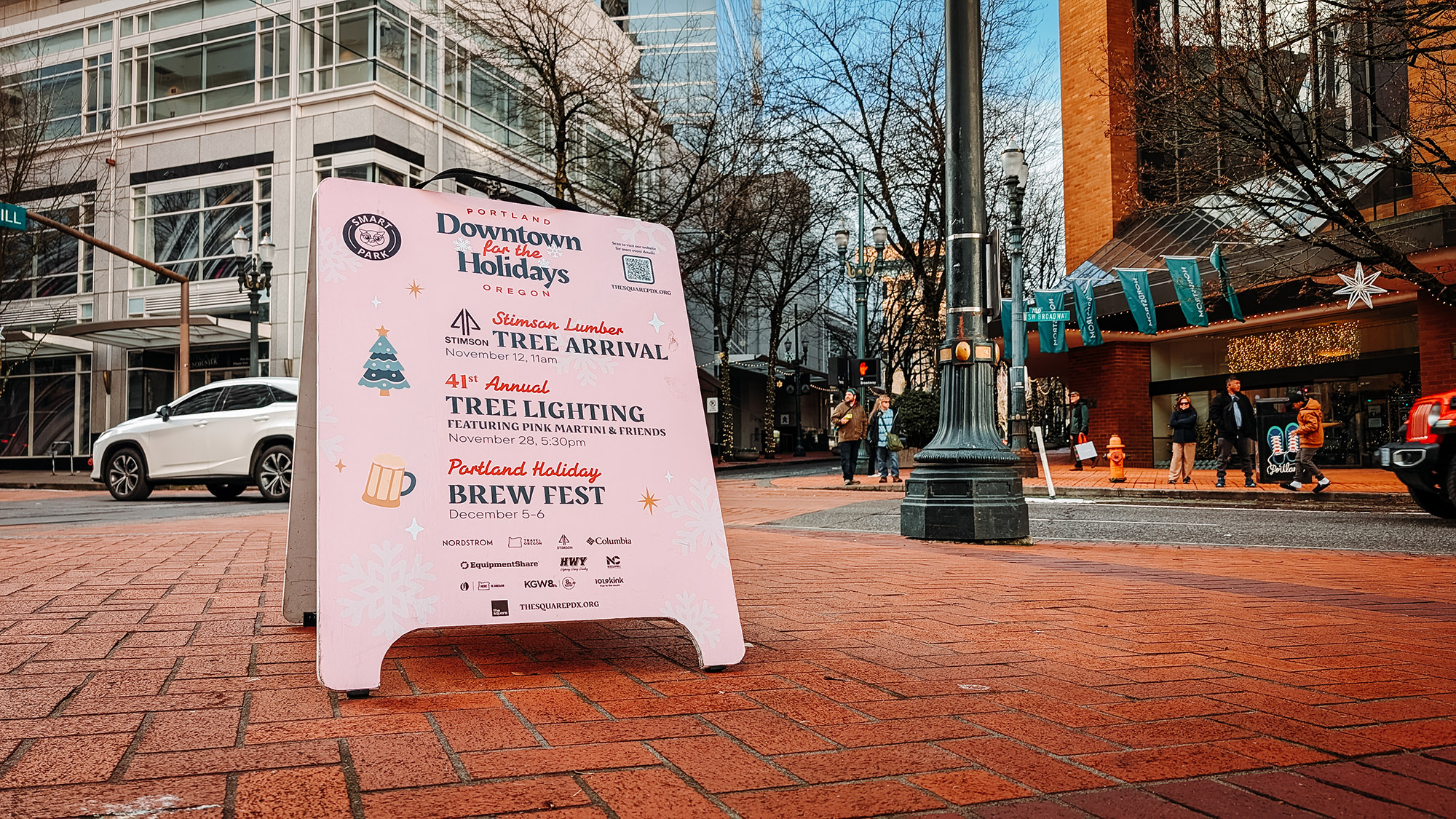 Downtown for the Holidays — photo 9